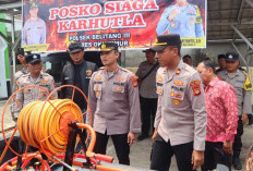 Ringankan Beban Masyarakat, Kapolres OKU Timur dan Bhayangkari Salurkan Baksos Saat Cek Posko Karhutla