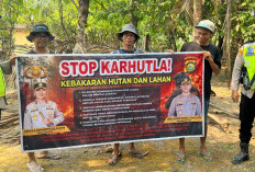 Polsek Belitang I OKU Timur Pasang Spanduk Larangan dan Sebar Maklumat di Tiga Desa