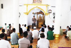 Kapolres OKU Timur Gelar Jumat Keliling di Masjid Al-Muhajirin Buay Pemuka Peliung