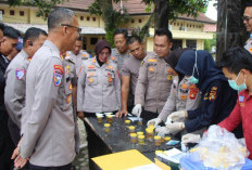 Polres OKU Timur Gelar Tes Urine, Pastikan Jajaran Bebas Narkoba