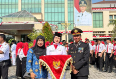 Bikin Bangga, Dina Nazwa Akila Putri Cantik IPDA Baidowi Jadi Pembawa Baki Paskibraka OKU Timur