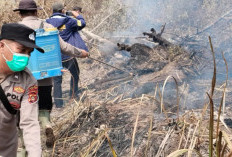 Cegah Karhutla, Polsek Madang Suku II Sebar Maklumat Kapolda Sumsel di Desa Surabaya