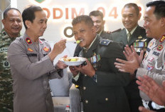 Perkuat Sinergitas, Wakapolres OKU Timur Pimpin Kejutan Silaturahmi HUT TNI Ke-81 di Kodim 0403/OKU