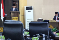 Bupati Lanosin Paparkan Capaian Pembangunan dalam Rapat Paripurna DPRD OKU Timur