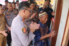 Cerita Dua Petani Lansia di OKU Timur Dapat Rumah Baru dari Kapolda Sumsel