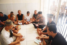 Hari Santri Nasional, Kapolres OKU Timur Ngaji Bersama Tahanan di Rutan