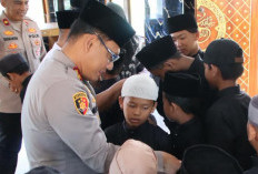 Sambut Hari Bhayangkara ke-80, Kapolres OKU Timur Salurkan Bansos dan Al-Qur'an ke Yayasan Darul Al Hijroh