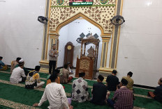 Tingkatkan Iman dan Taqwa, Polsek Belitang III Gelar Sholat Subuh Berjamaah 