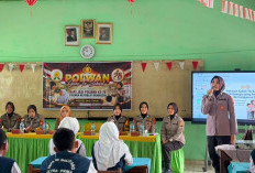 Sambut Hari Jadi Ke-78, Polwan Polsek Buay Madang Timur Edukasi Siswa SMP N 2 Belitang