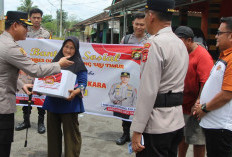 Tebar Bansos ke Warga, AKBP Adik Listiyono: Wujud Empati untuk Warga yang Membutuhkan