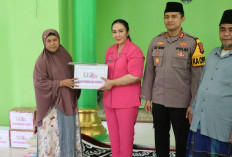 Bhayangkari Peduli, Santri Nurul Fatah Martapura Terima Santunan dan Paket Sembako