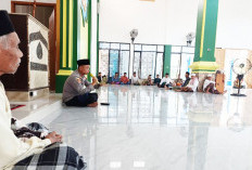Polsek Belitang II Gelar Sholat Jumat Keliling di Desa Sumber Jaya, Imbau Warga Waspada Curanmor